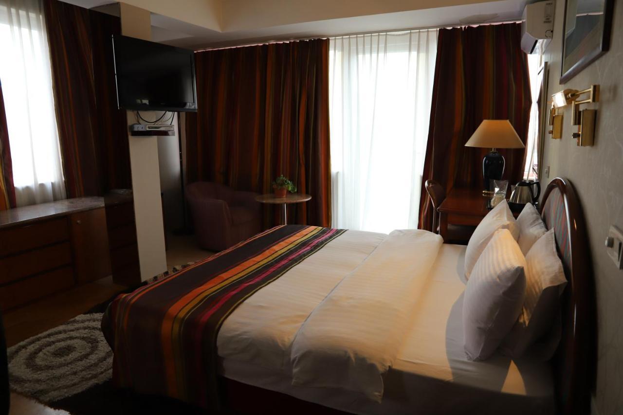 Hotel Super 8 Skopje Exteriér fotografie