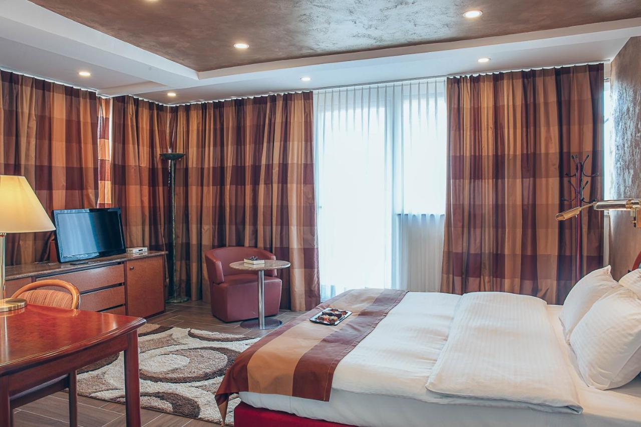 Hotel Super 8 Skopje Exteriér fotografie